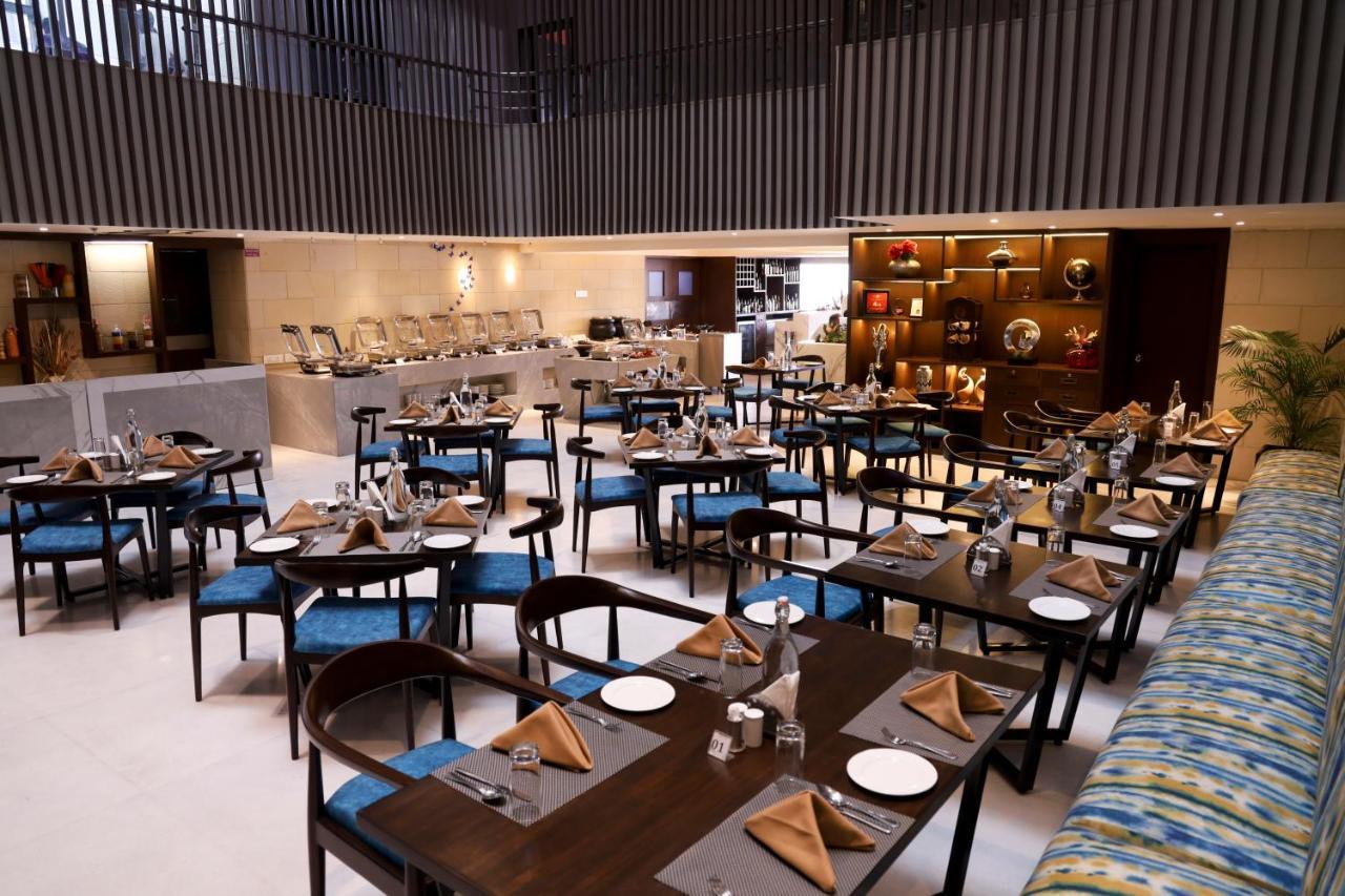 Royal Orchid Golden Suites Pune Exterior photo