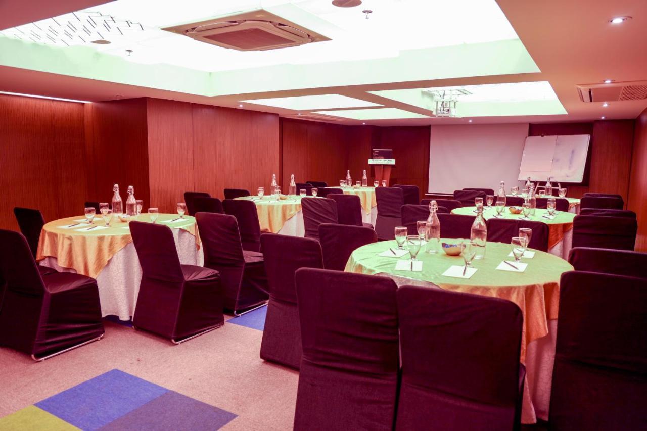 Royal Orchid Golden Suites Pune Exterior photo