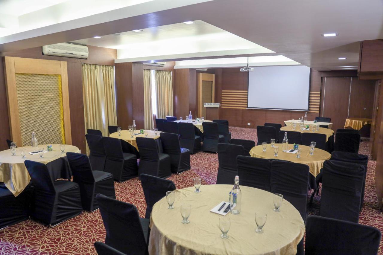 Royal Orchid Golden Suites Pune Exterior photo