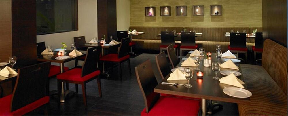 Royal Orchid Golden Suites Pune Exterior photo