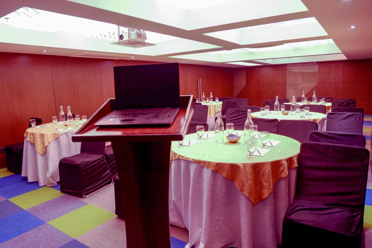 Royal Orchid Golden Suites Pune Exterior photo