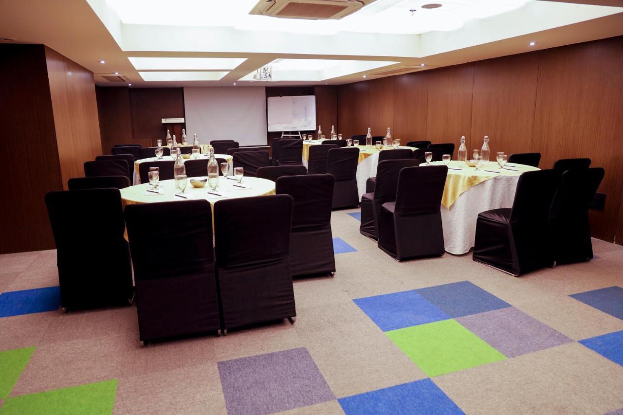 Royal Orchid Golden Suites Pune Exterior photo