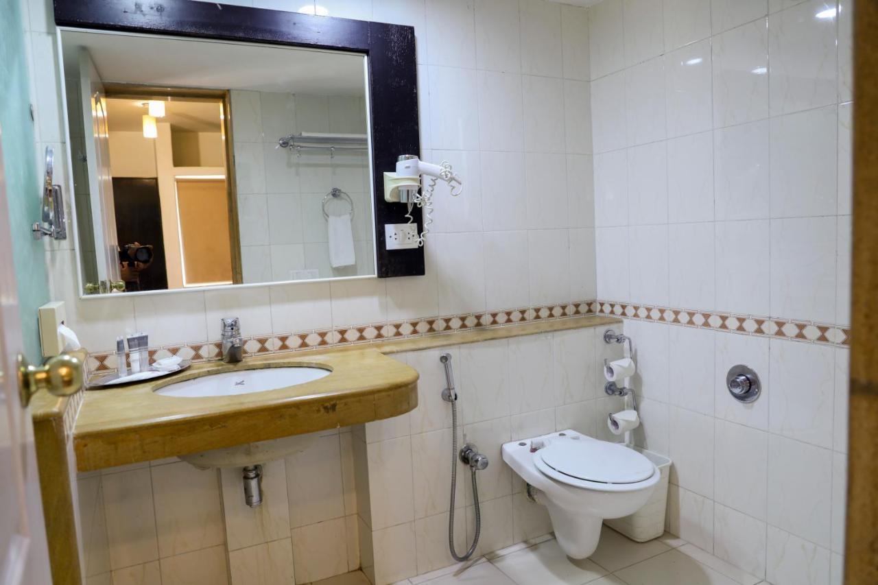 Royal Orchid Golden Suites Pune Exterior photo
