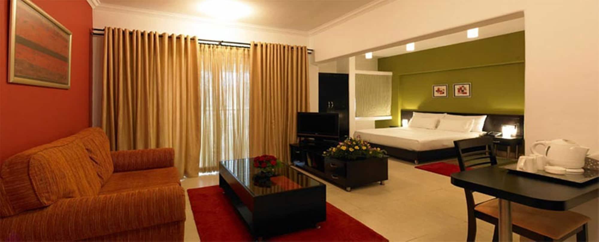 Royal Orchid Golden Suites Pune Exterior photo
