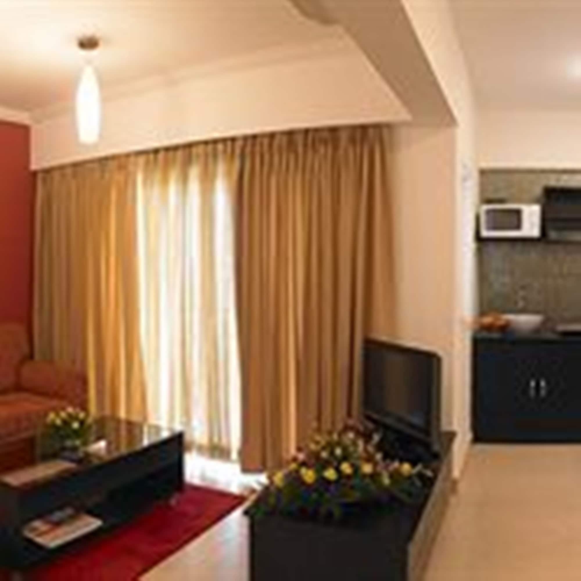 Royal Orchid Golden Suites Pune Exterior photo