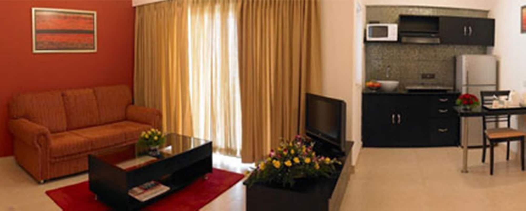 Royal Orchid Golden Suites Pune Exterior photo