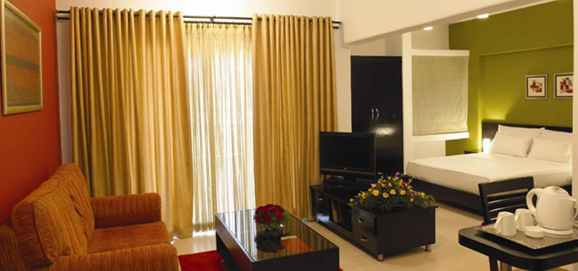 Royal Orchid Golden Suites Pune Exterior photo