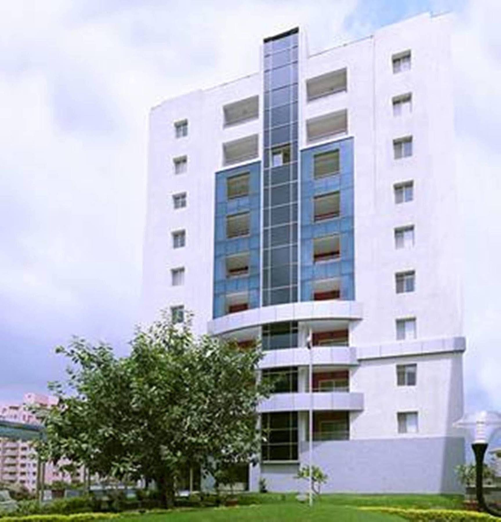 Royal Orchid Golden Suites Pune Exterior photo