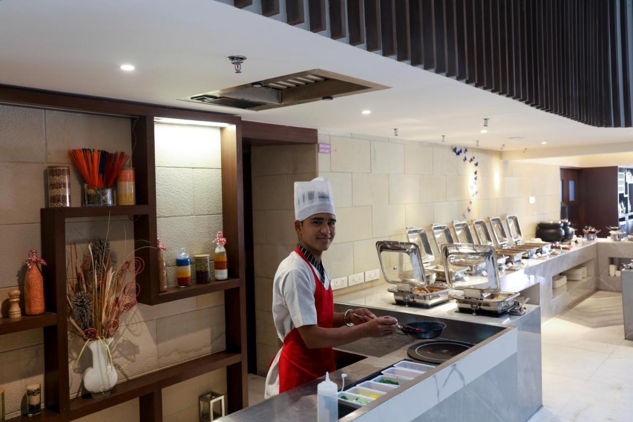 Royal Orchid Golden Suites Pune Exterior photo