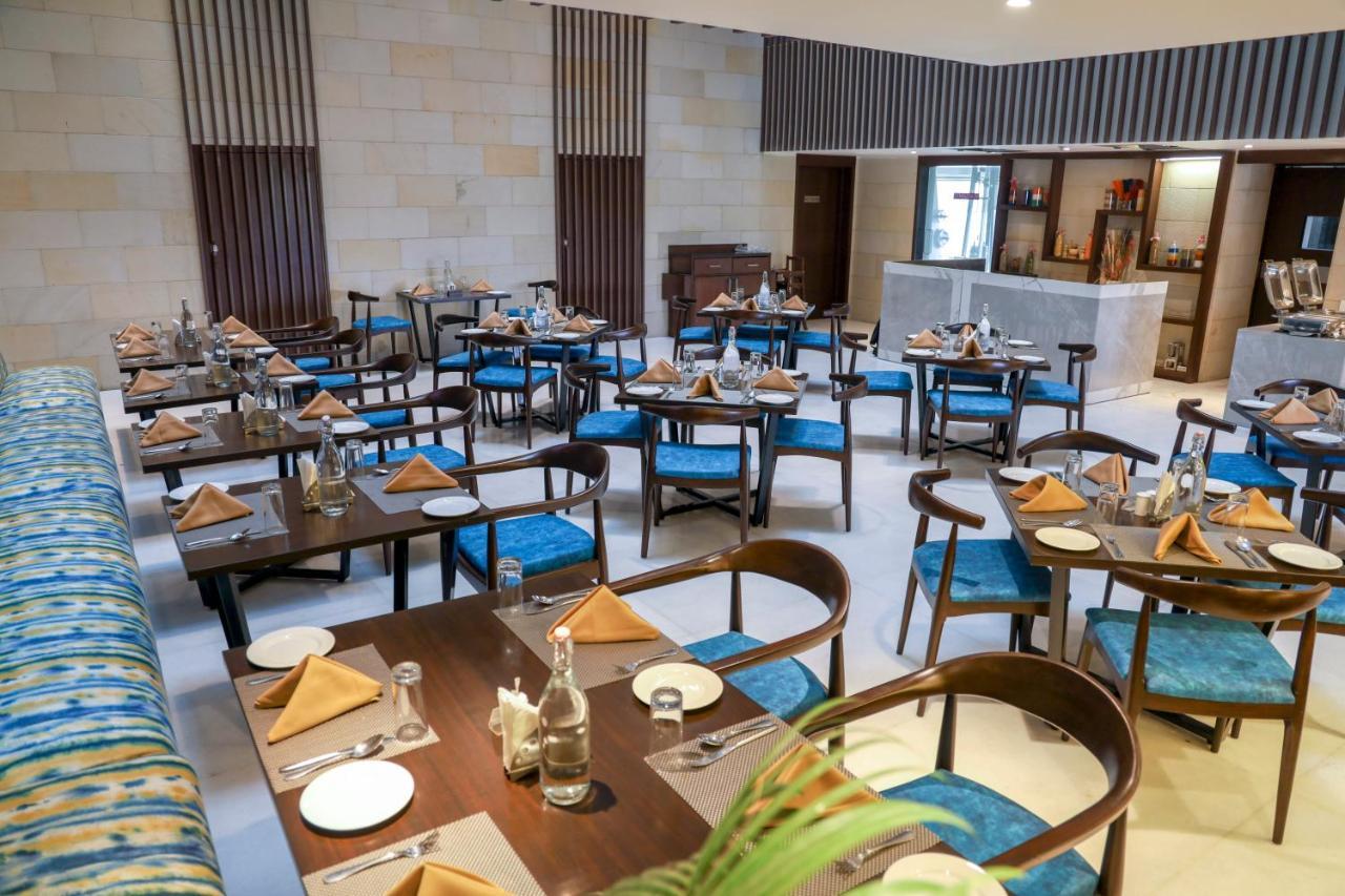 Royal Orchid Golden Suites Pune Exterior photo