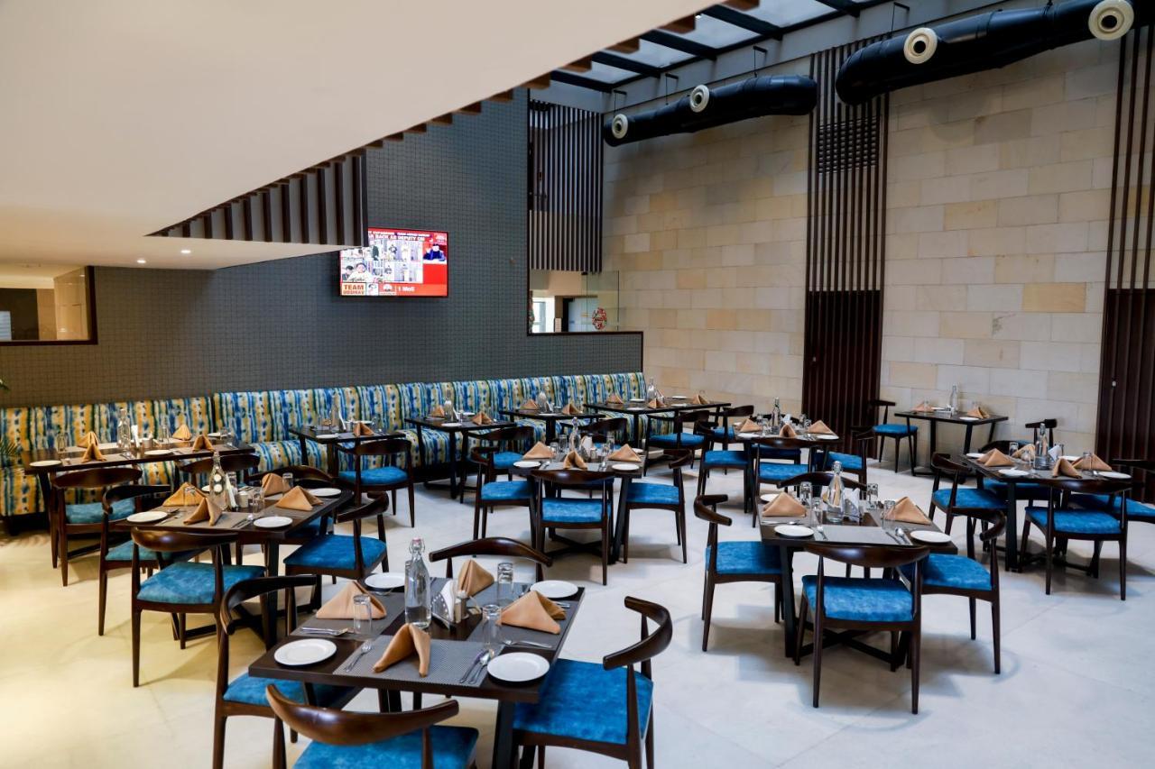 Royal Orchid Golden Suites Pune Exterior photo